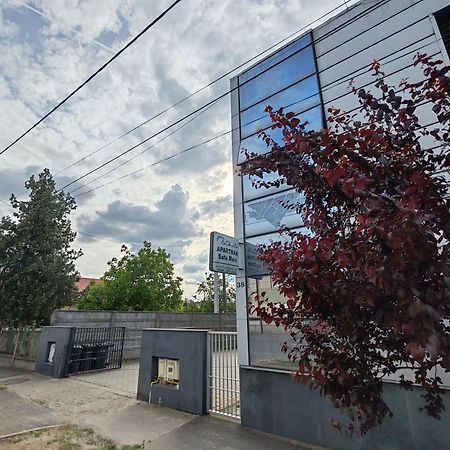 Aqua Apartman Satu Mare Exteriör bild