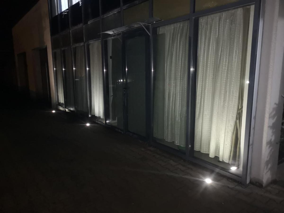 Aqua Apartman Satu Mare Exteriör bild