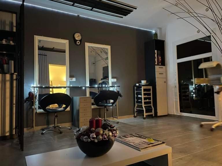 Aqua Apartman Satu Mare Exteriör bild