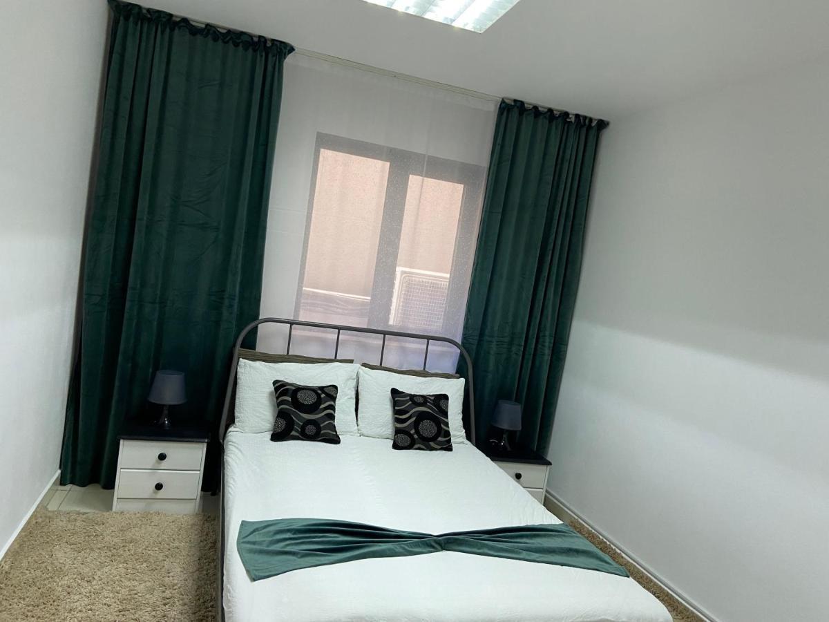 Aqua Apartman Satu Mare Exteriör bild