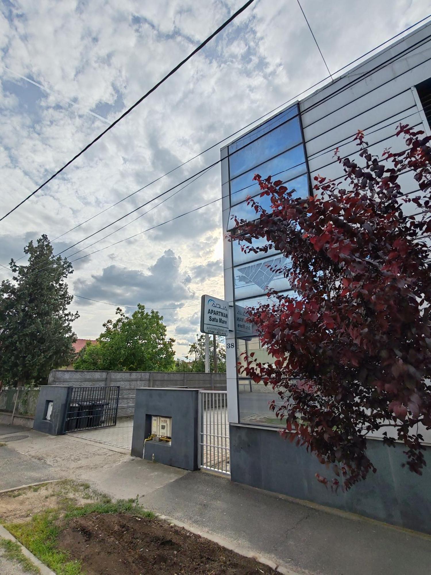 Aqua Apartman Satu Mare Exteriör bild